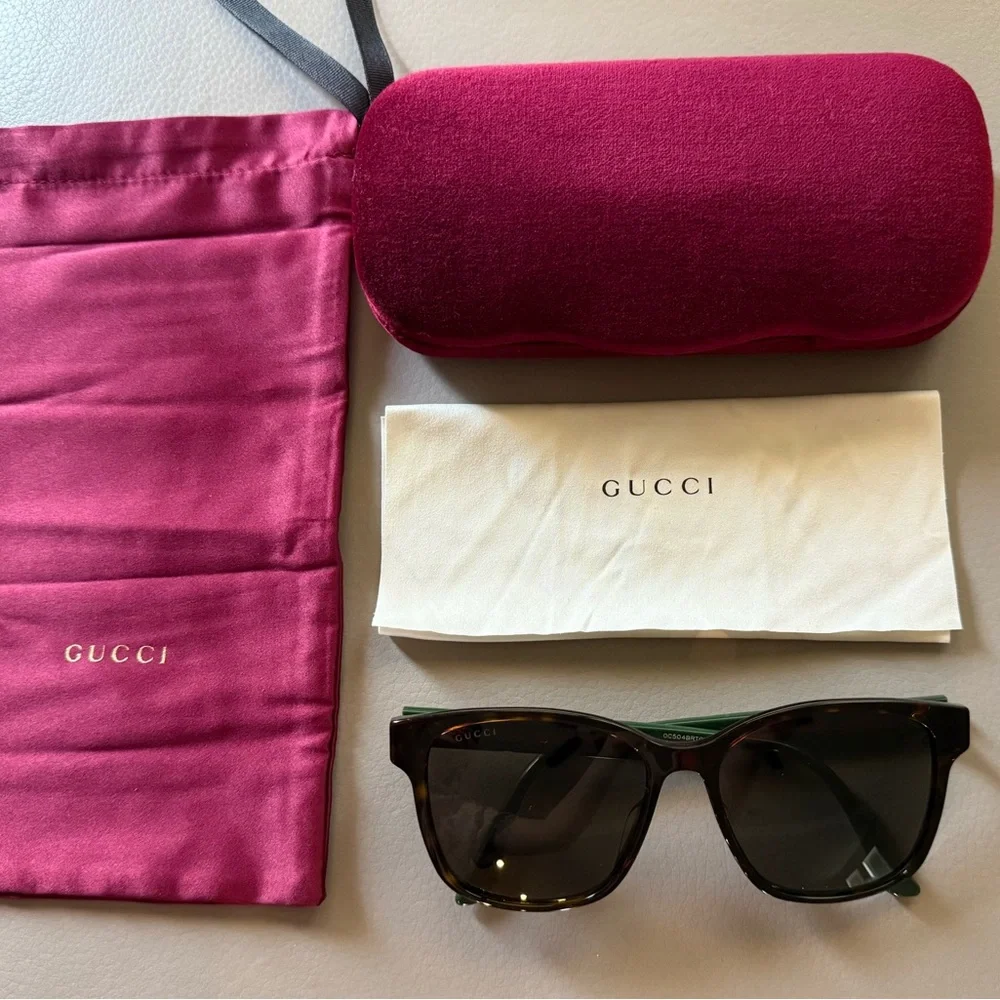 Gucci Women Sunglasses - Picture 4 of 7